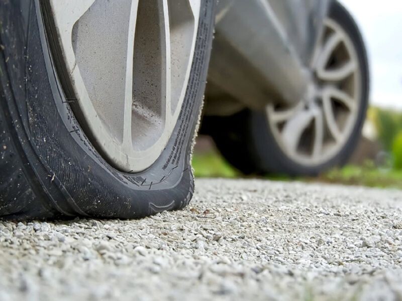5 nguyên nhân khiến lốp xe bị rạn phổ biến nhất hiện nay 3 Lốp ô tô biến dạng quá mức tạo các vết rạn nứt